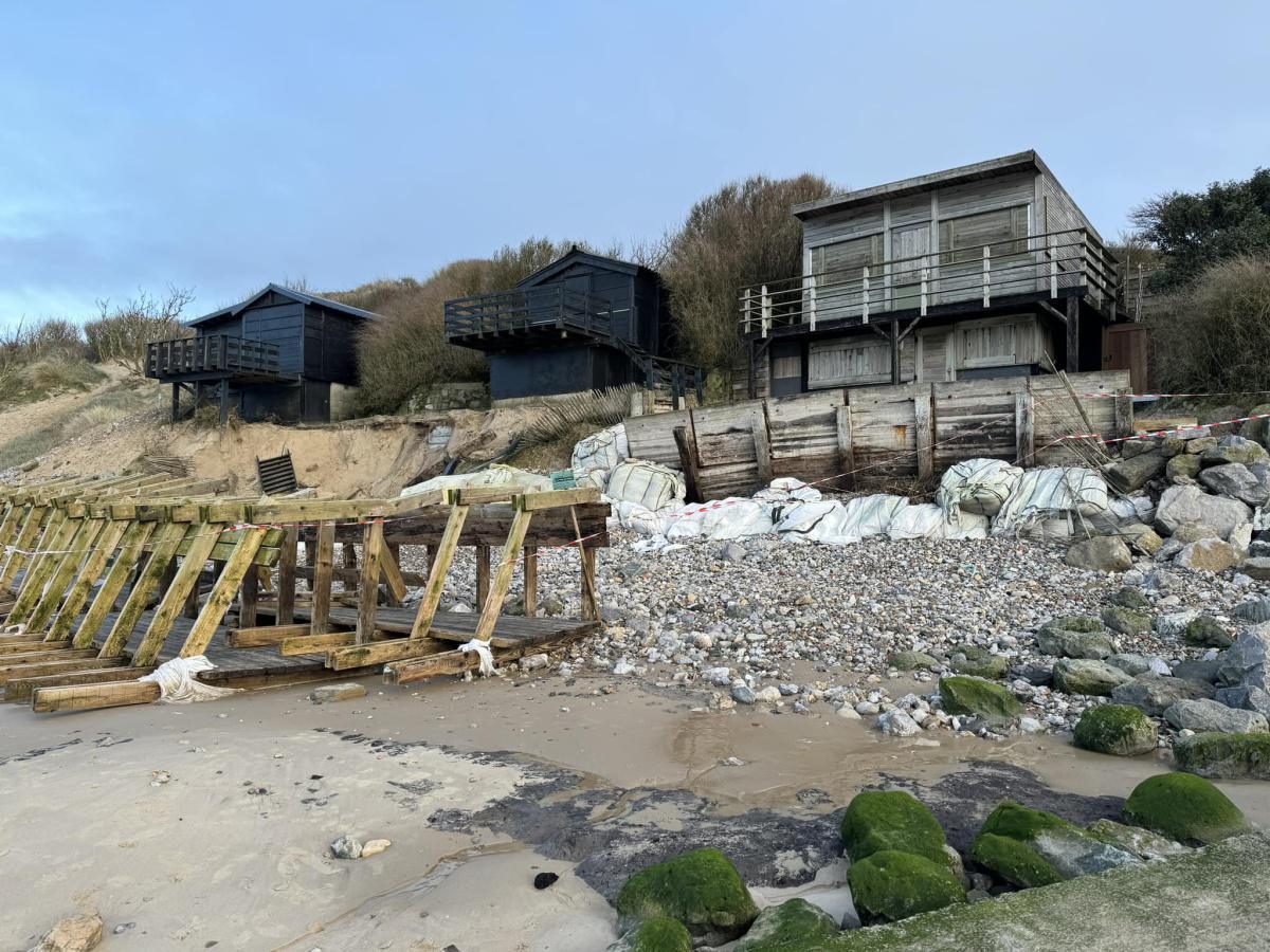 Chalets en danger à Wissant, la maire alerte : « Il faut 80 mètres d’enrochements » Chalets en danger à Wissant, la maire alerte : « Il faut 80 mètres d’enrochements »