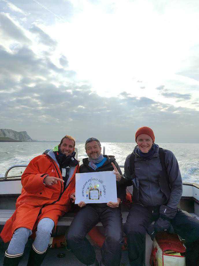 Trois nageurs de l’association wimereusienne S’Wim ont réussi à traverser la Manche en relais Trois nageurs de l’association wimereusienne S’Wim ont réussi à traverser la Manche en relais