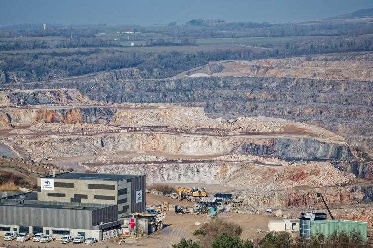Escalader les carrières de Marquise, les parcourir à vélo ou en bus… ce sera possible de mars à juillet Escalader les carrières de Marquise, les parcourir à vélo ou en bus… ce sera possible de mars à juillet