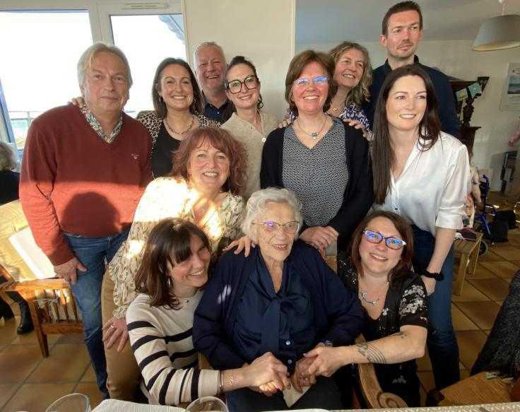 Berthe Bouloy a fêté ses 100 ans là où elle a vécu pendant 25 ans : à la Sirène, à Audinghen Berthe Bouloy a fêté ses 100 ans là où elle a vécu pendant 25 ans : à la Sirène, à Audinghen