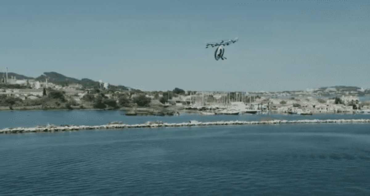 Franky Zapata, "l'homme volant", s'apprête à traverser la Manche une nouvelle fois, voici ce qu'il faut savoir Franky Zapata, "l'homme volant", s'apprête à traverser la Manche une nouvelle fois, voici ce qu'il faut savoir