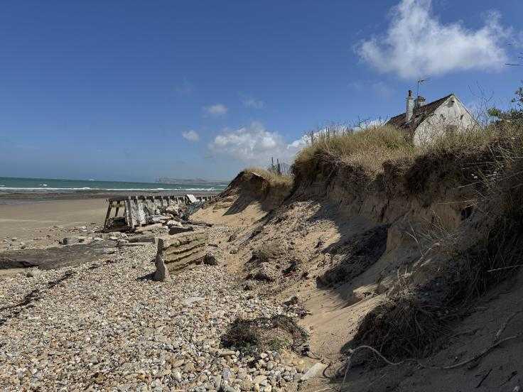 Sur le parking du Châtelet à Tardinghen, les modules en bois s’entassent avant d’être recyclés Sur le parking du Châtelet à Tardinghen, les modules en bois s’entassent avant d’être recyclés