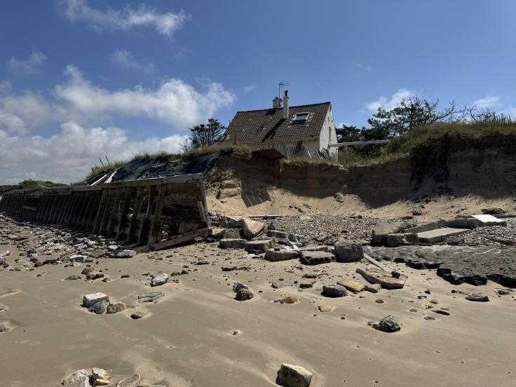 Sur le parking du Châtelet à Tardinghen, les modules en bois s’entassent avant d’être recyclés Sur le parking du Châtelet à Tardinghen, les modules en bois s’entassent avant d’être recyclés