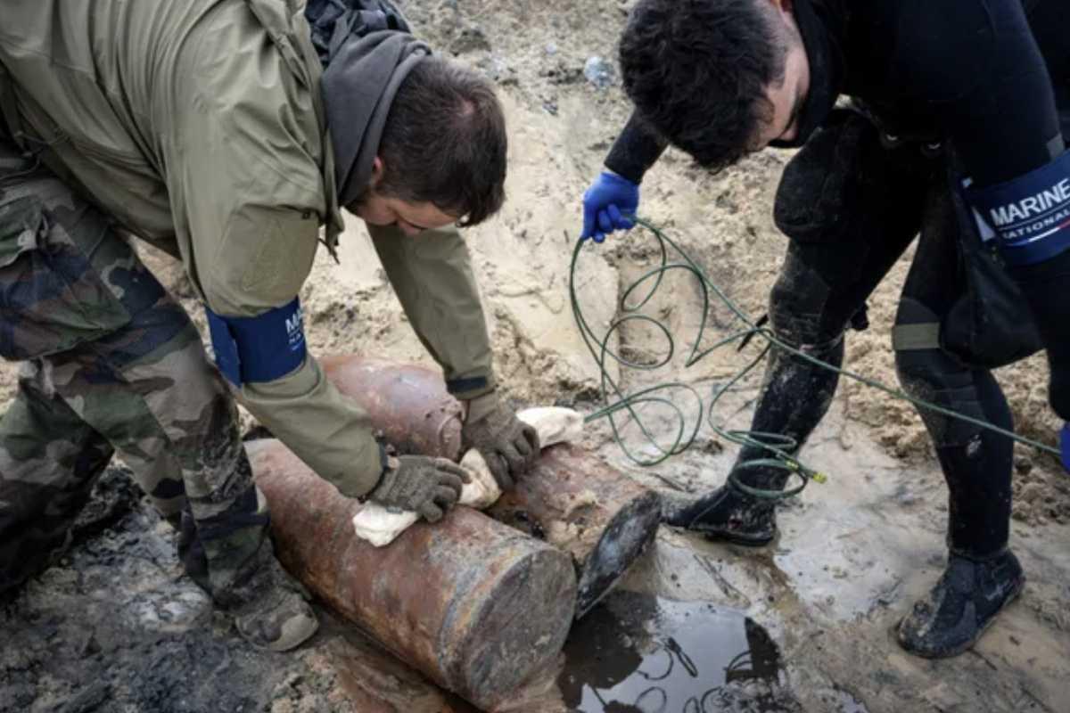 Opération de déminage réussie à Wissant, mais trois nouveaux blocs de défense découverts Opération de déminage réussie à Wissant, mais trois nouveaux blocs de défense découverts