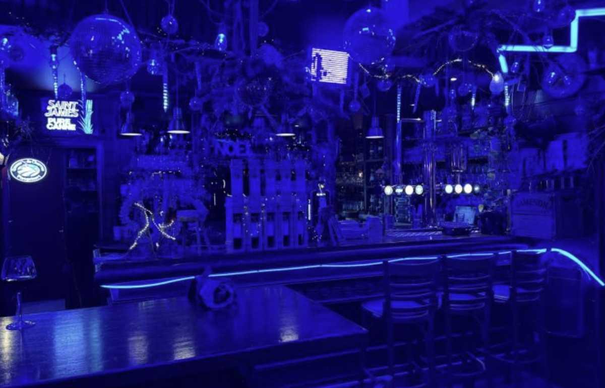 La brasserie L’Estival à Audinghen ne peut se louper avec son océan de loupiotes