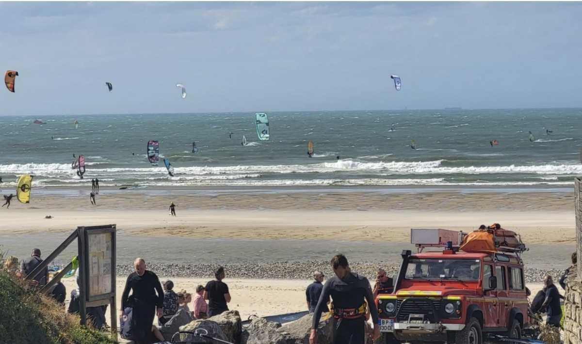 Sangatte : accrochage entre deux kitesurfers, pas de blessés Sangatte : accrochage entre deux kitesurfers, pas de blessés