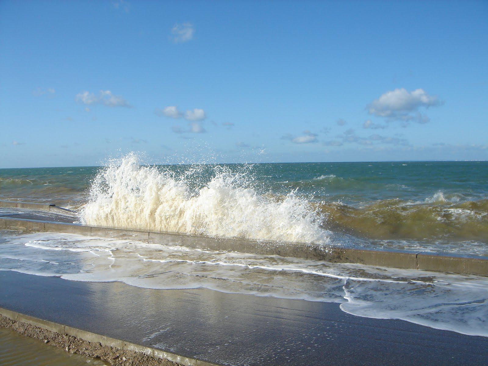 digue vague 12