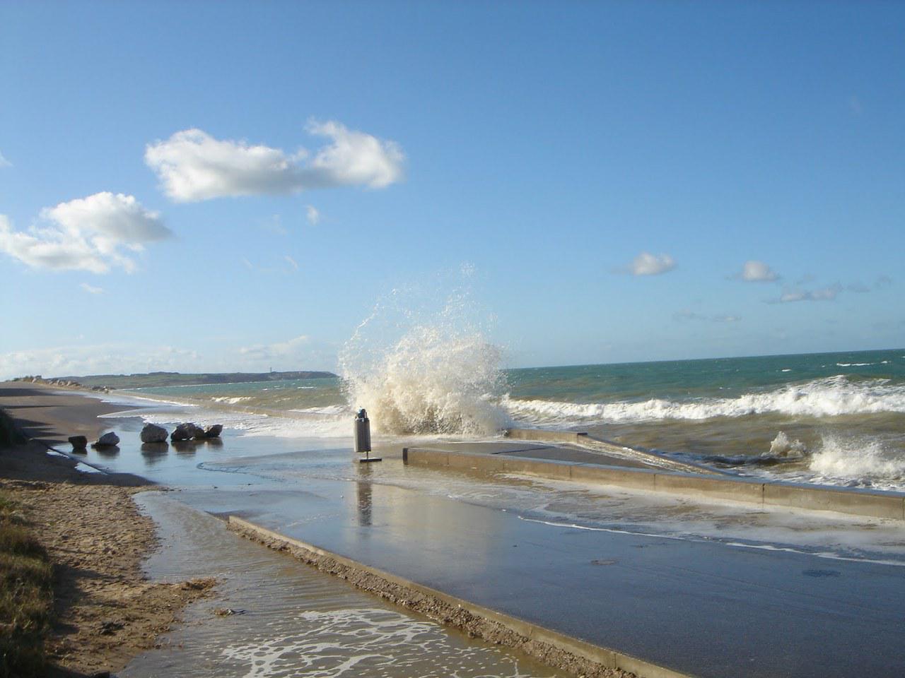 digue vague 09