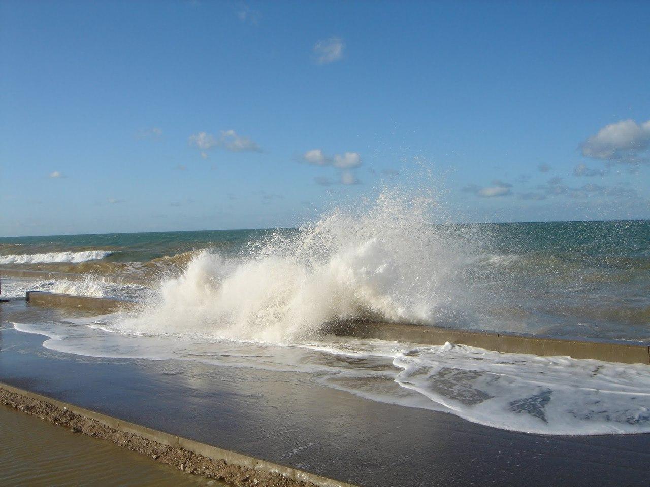 digue vague 13