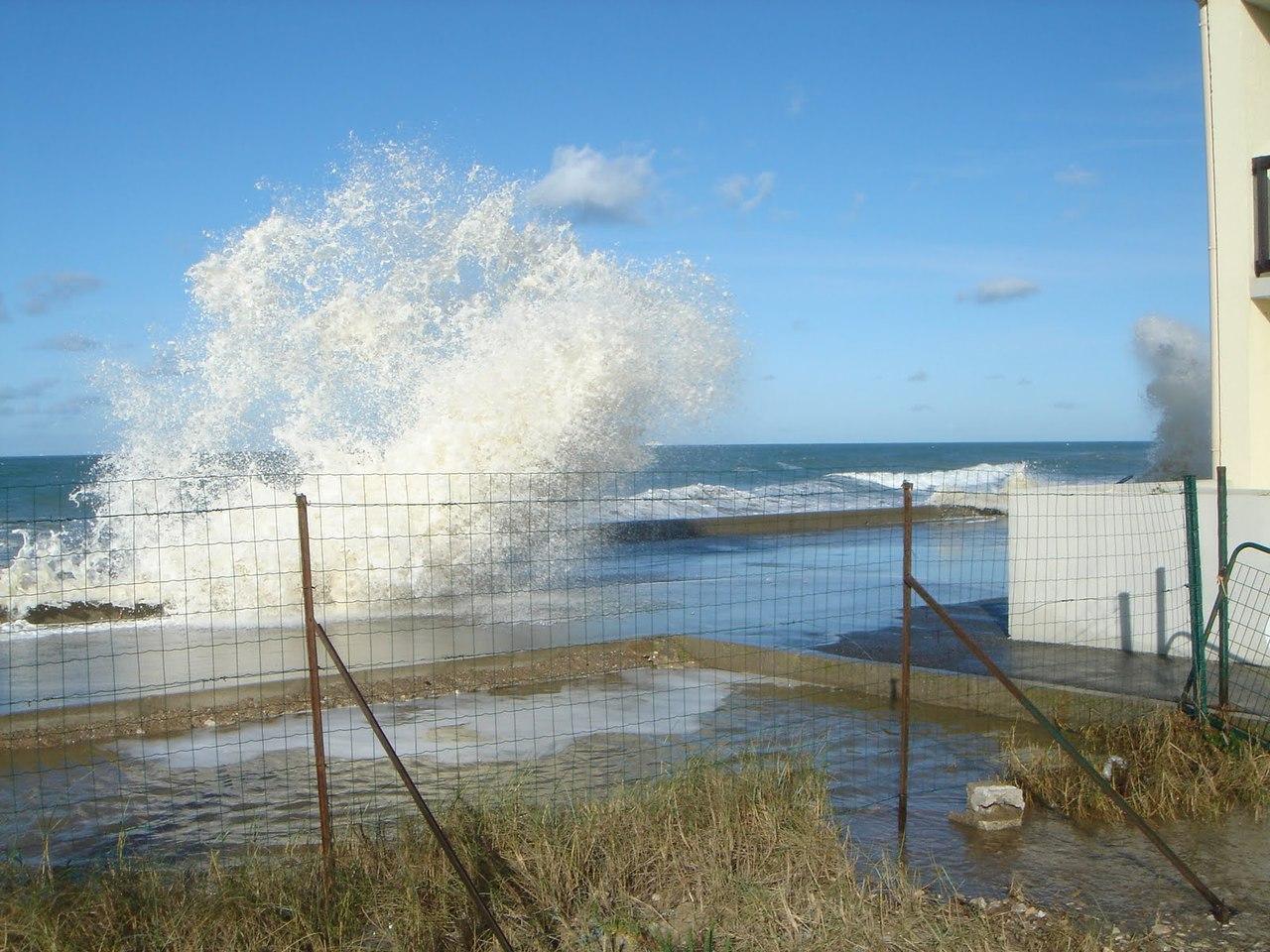 digue vague 16