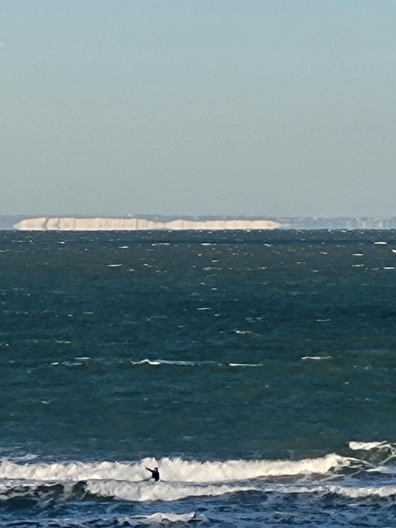 Là bas, c'est l'Angleterre