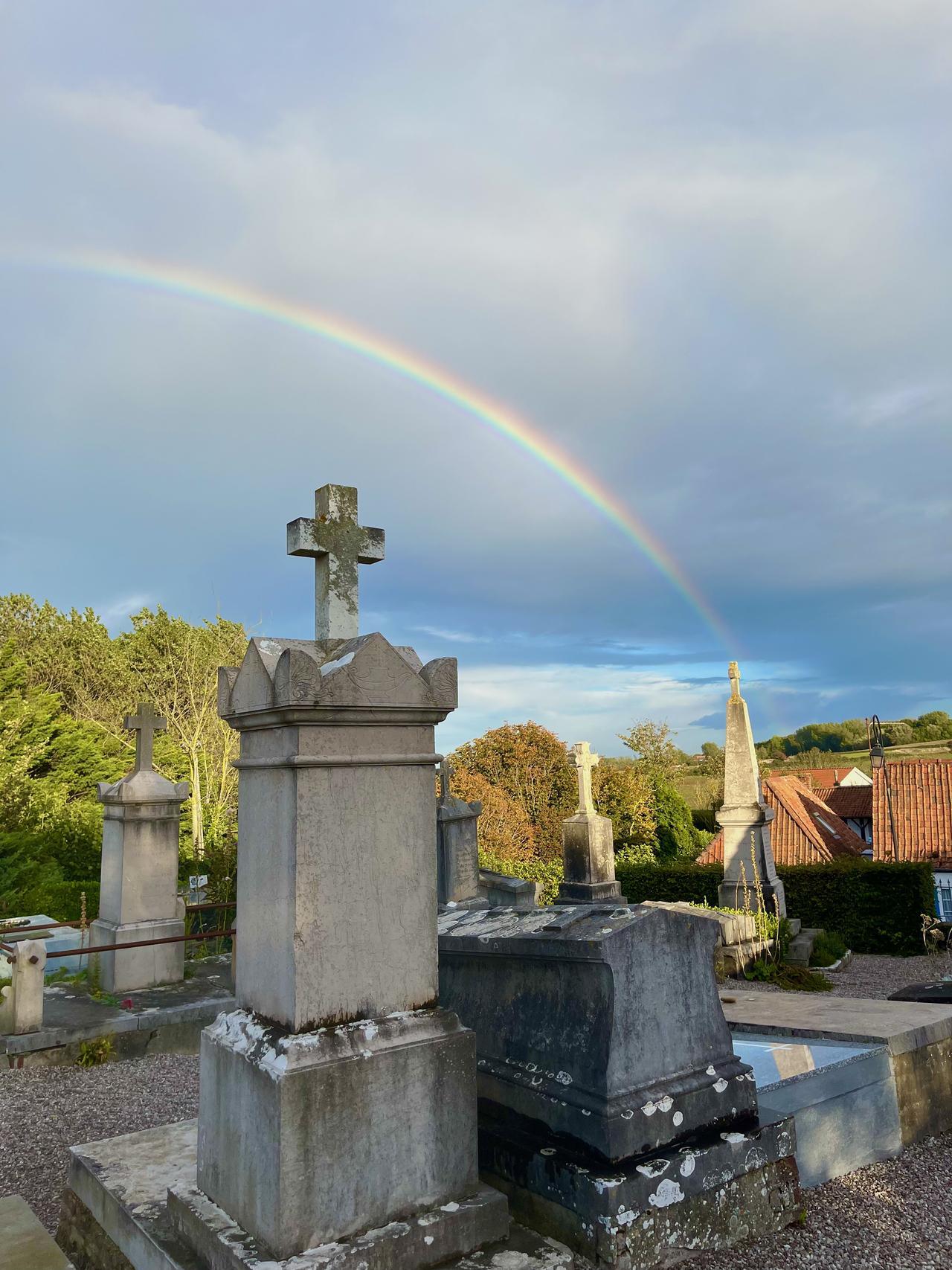De la tombe jaillit la vie