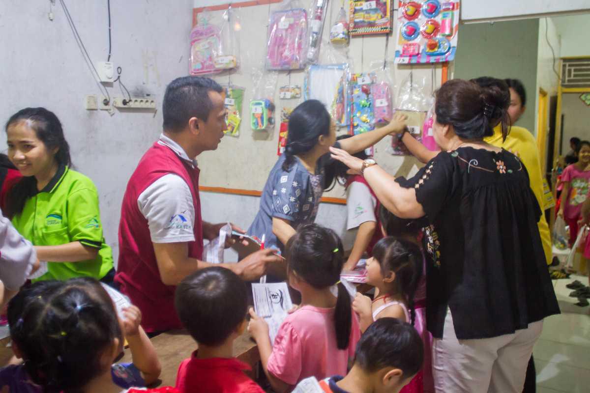 Acara Tukar Kupon Anak-Anak Rumah Kasih Acara Tukar Kupon Anak-Anak Rumah Kasih
