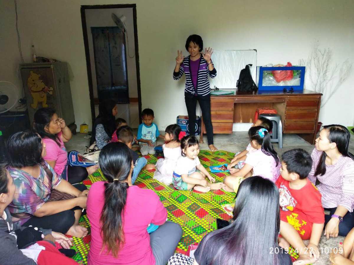 Ibu Elly (Koordinator Rumah Ceria) - Melayani Dengan Hati yang Penuh Belas Kasih | Bagian 2 Ibu Elly (Koordinator Rumah Ceria) - Melayani Dengan Hati yang Penuh Belas Kasih | Bagian 2