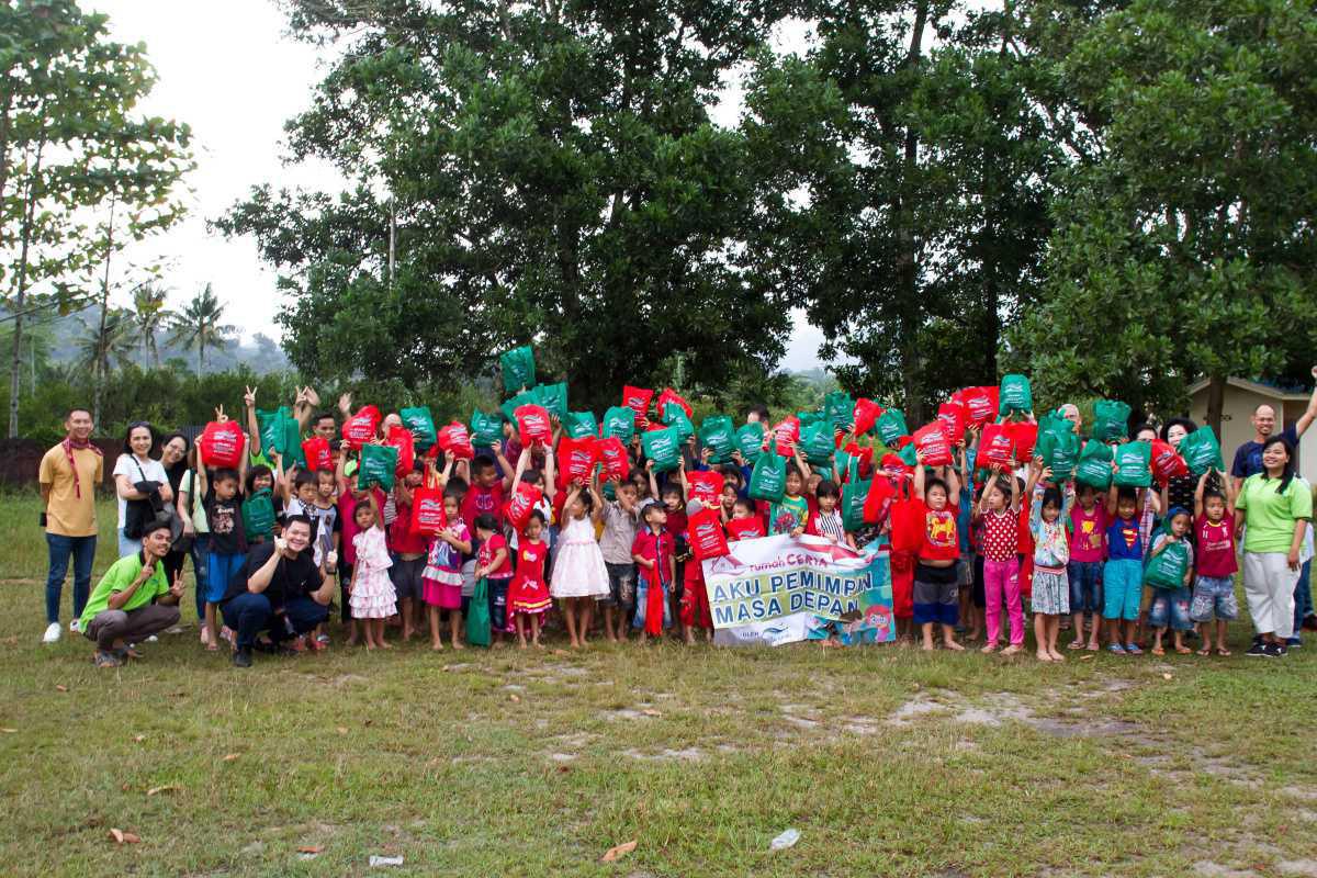 Sambut Natal, Yayasan Sungai Kasih Bagikan 2000 Bingkisan Sambut Natal, Yayasan Sungai Kasih Bagikan 2000 Bingkisan