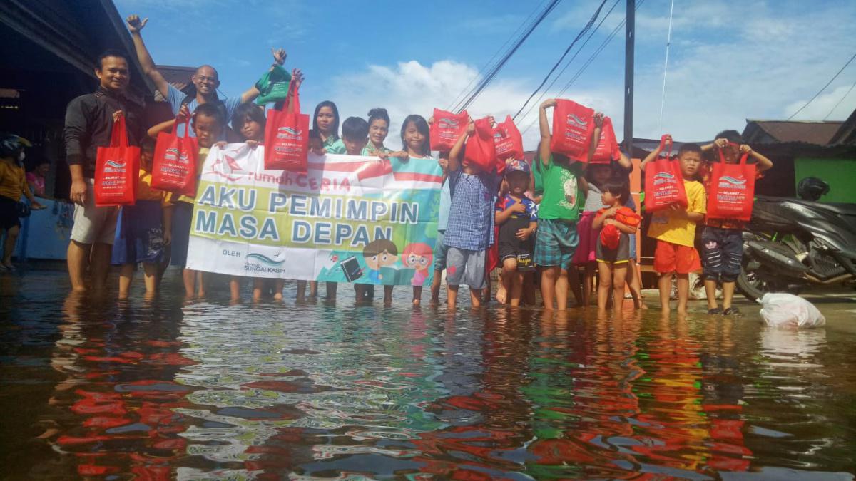 Sambut Natal, Yayasan Sungai Kasih Bagikan 2000 Bingkisan Sambut Natal, Yayasan Sungai Kasih Bagikan 2000 Bingkisan