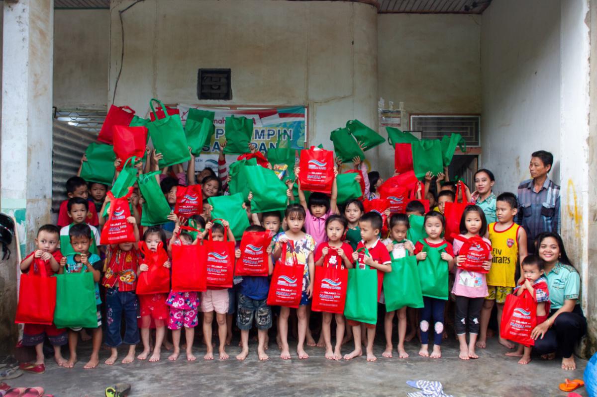 Sambut Natal, Yayasan Sungai Kasih Bagikan 2000 Bingkisan Sambut Natal, Yayasan Sungai Kasih Bagikan 2000 Bingkisan