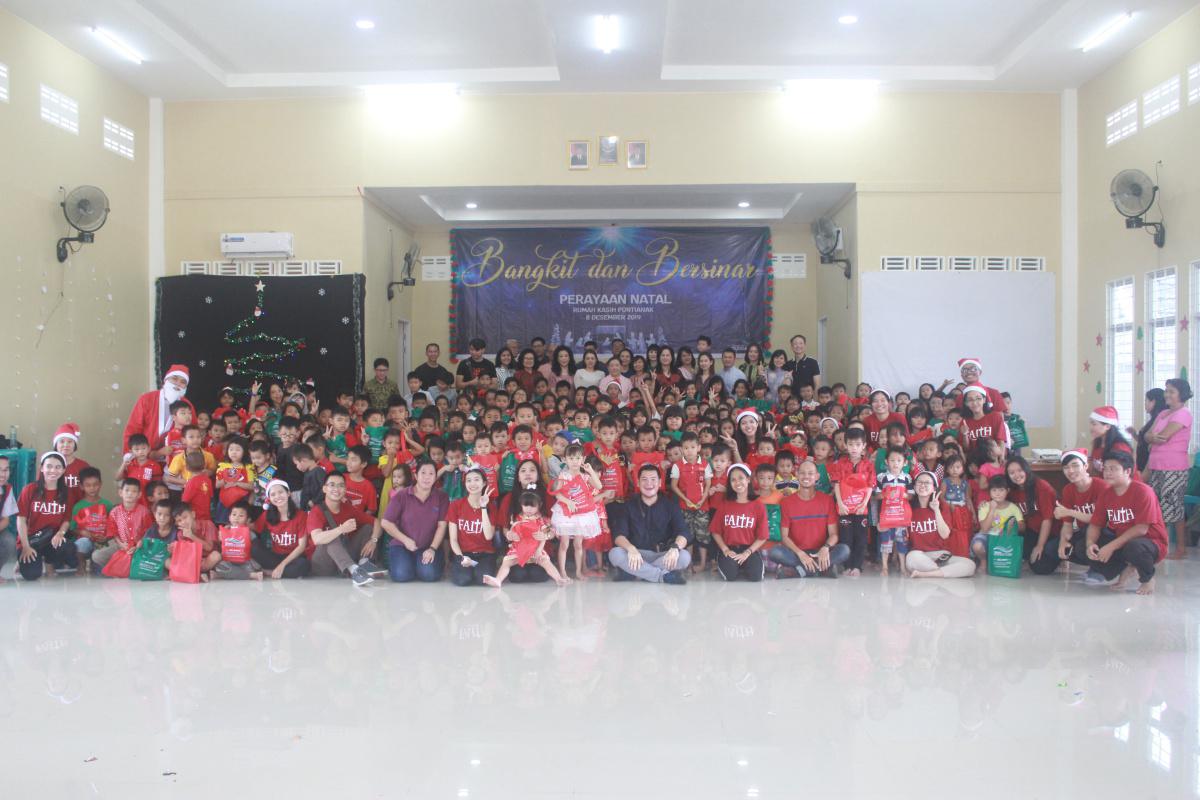 Sambut Natal, Yayasan Sungai Kasih Bagikan 2000 Bingkisan Sambut Natal, Yayasan Sungai Kasih Bagikan 2000 Bingkisan