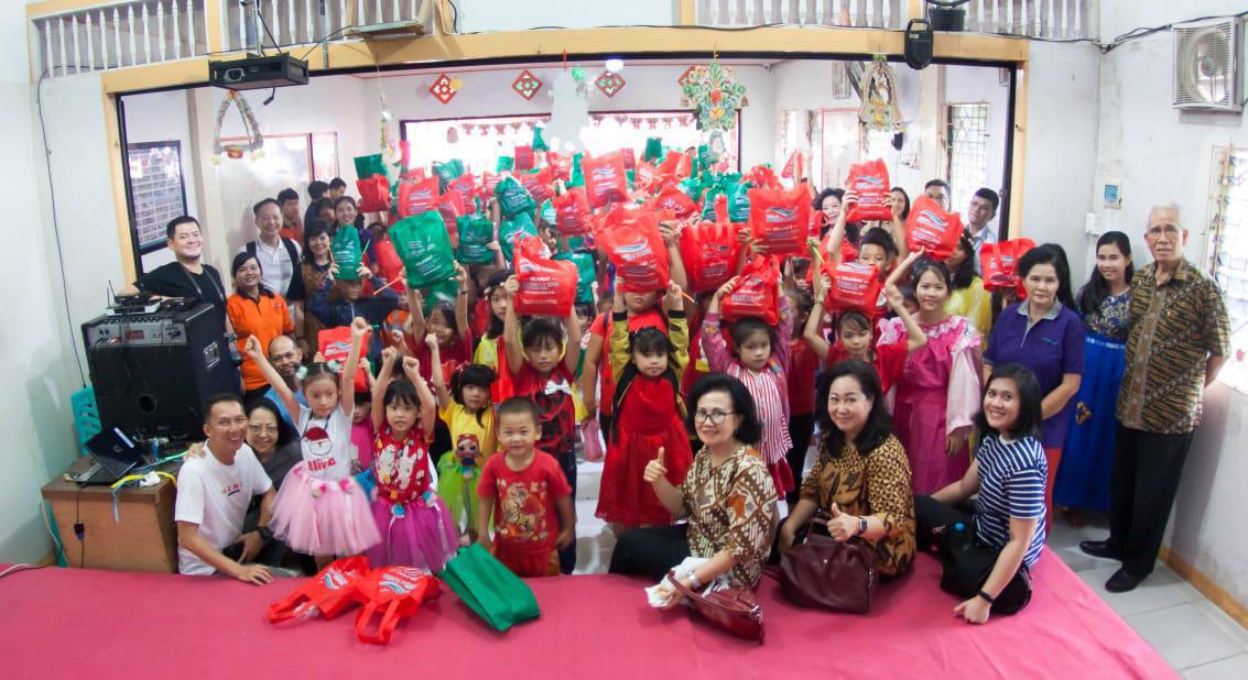 Sambut Natal, Yayasan Sungai Kasih Bagikan 2000 Bingkisan Sambut Natal, Yayasan Sungai Kasih Bagikan 2000 Bingkisan