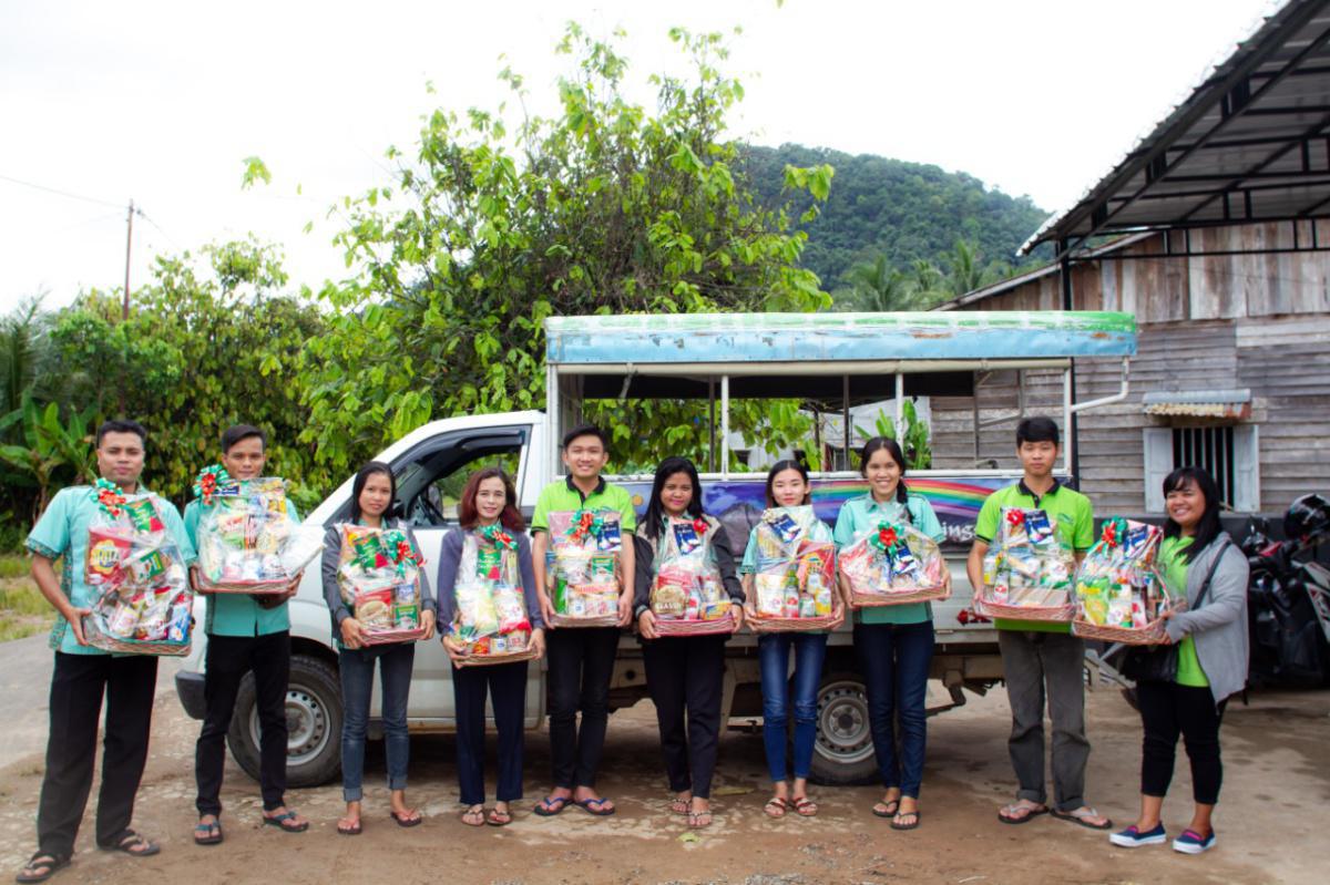 Sambut Natal, Yayasan Sungai Kasih Bagikan 2000 Bingkisan Sambut Natal, Yayasan Sungai Kasih Bagikan 2000 Bingkisan