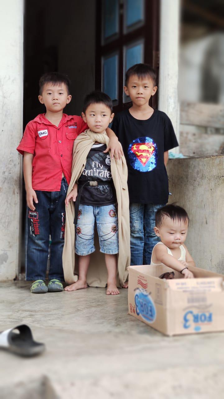 Si Anak Yang Rajin Membantu Orang Tua  Si Anak Yang Rajin Membantu Orang Tua