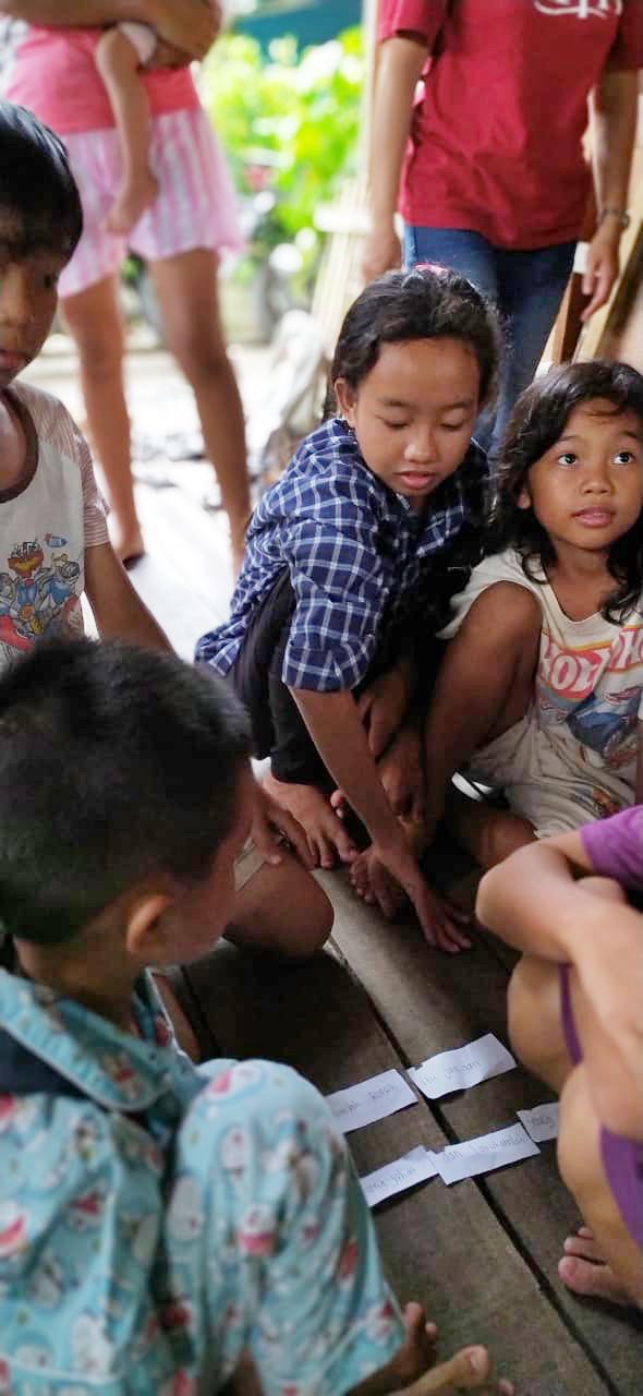 Kesetiaan Xiao Ching di Rumah Ceria Desa Kapur Kesetiaan Xiao Ching di Rumah Ceria Desa Kapur