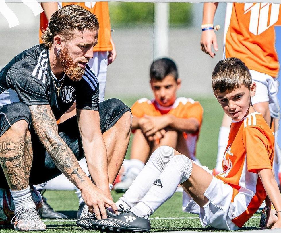 CAMPUS IKER MUNIAIN. IKER MUNIAINEN KANPUSA CAMPUS IKER MUNIAIN. IKER MUNIAINEN KANPUSA