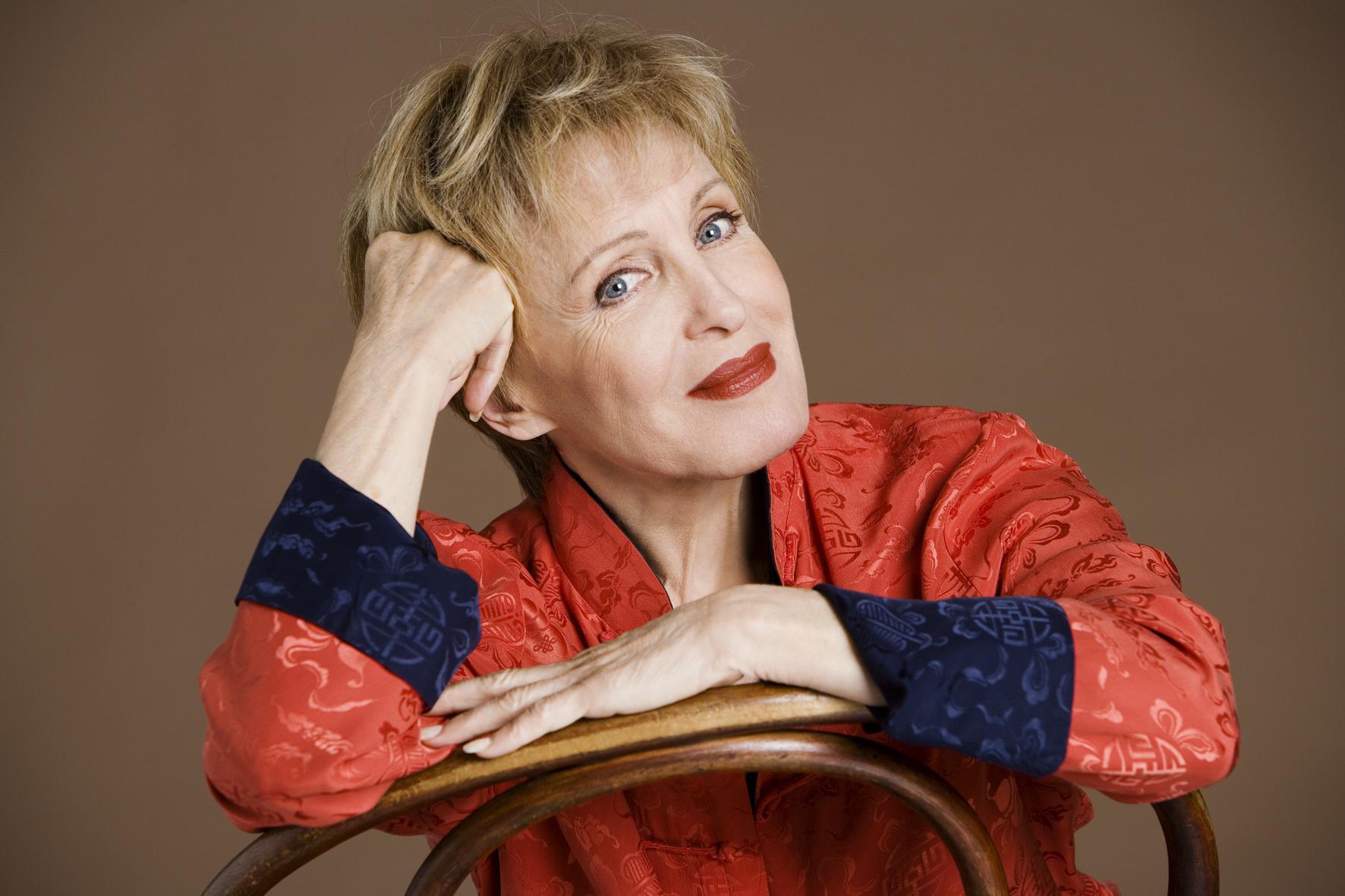 Invite Du Jour Nicole Croisille Elle Nait Le 9 Octobre 1936 A Neuilly Hauts De Seine