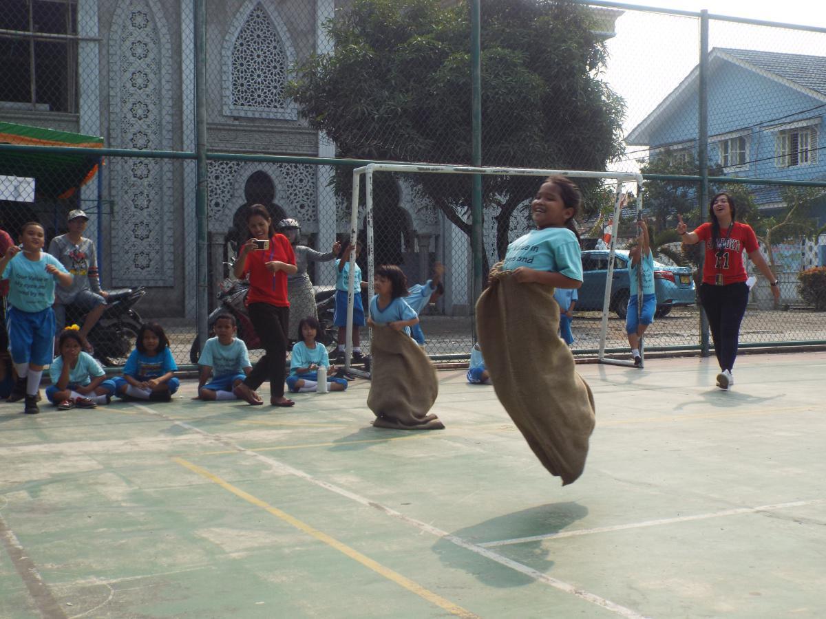 Perlombaan HUT RI Yang ke-74 Perlombaan HUT RI Yang ke-74