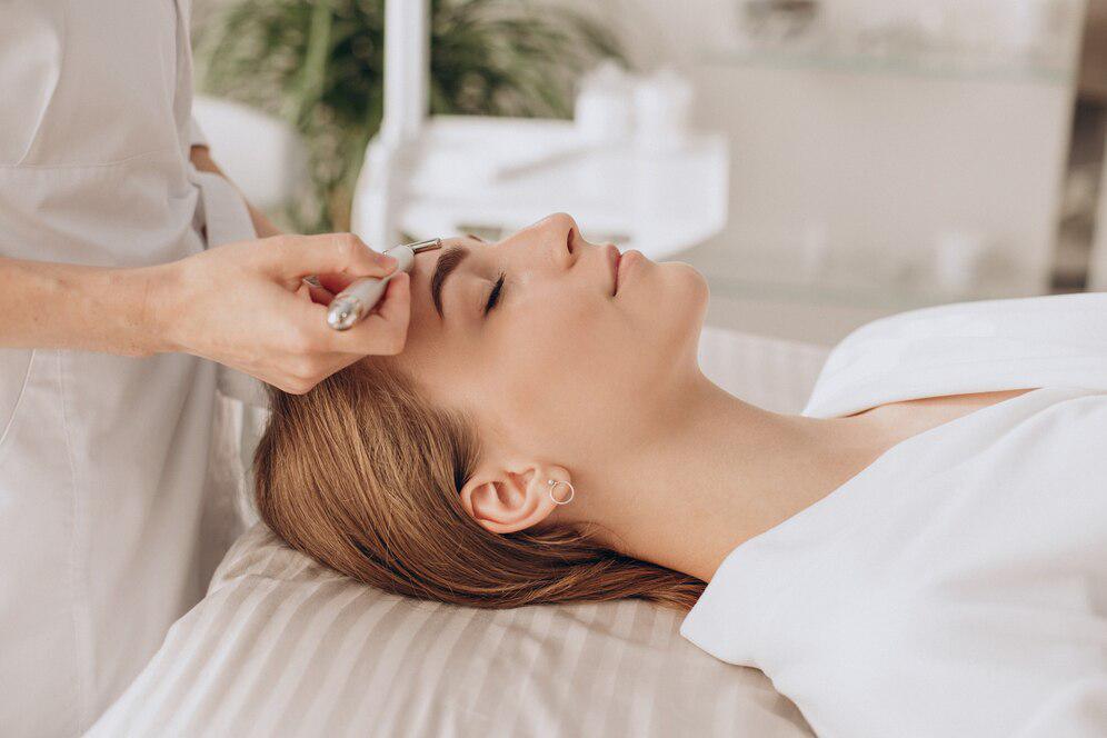 Microdermabrasion, sachez en plus sur le sujet avec notre FAQ !