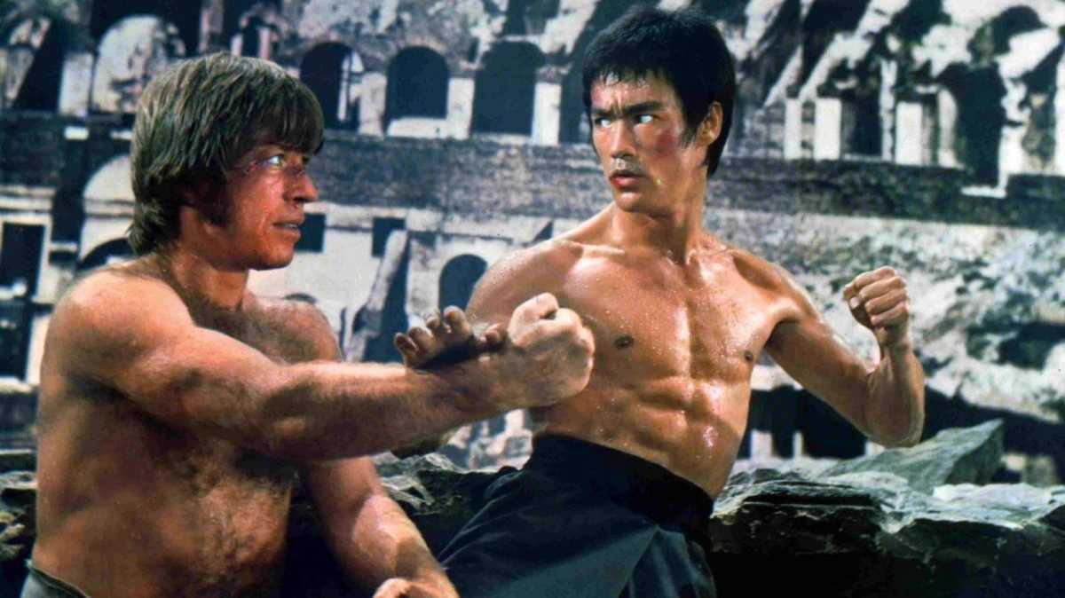 Bruce Lee vs Chuck Norris: due leggende a confronto, tra mito e realtà Bruce Lee vs Chuck Norris: due leggende a confronto, tra mito e realtà