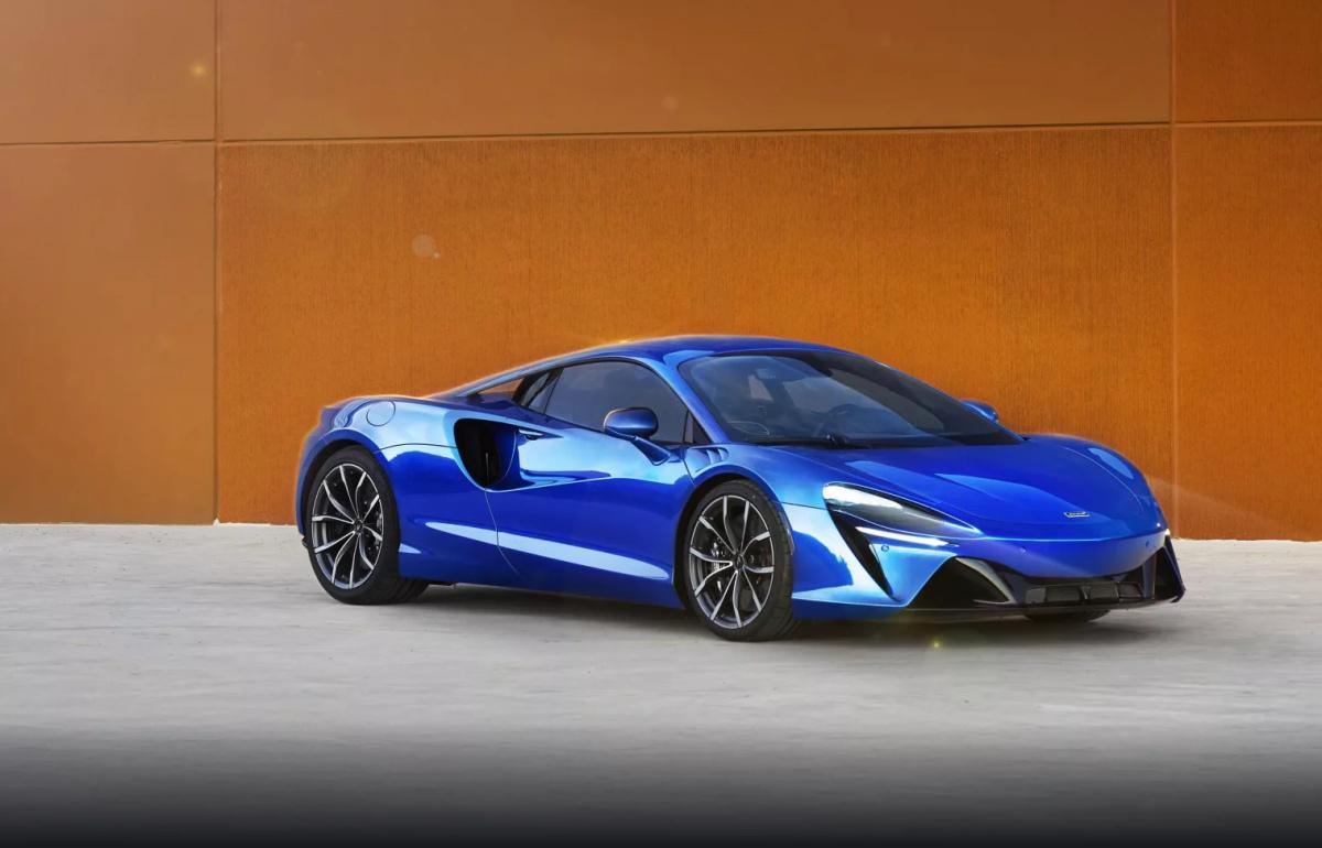 Lotus vs McLaren: quale dei due brand inglesi domina davvero il mondo delle supercar? Lotus vs McLaren: quale dei due brand inglesi domina davvero il mondo delle supercar?