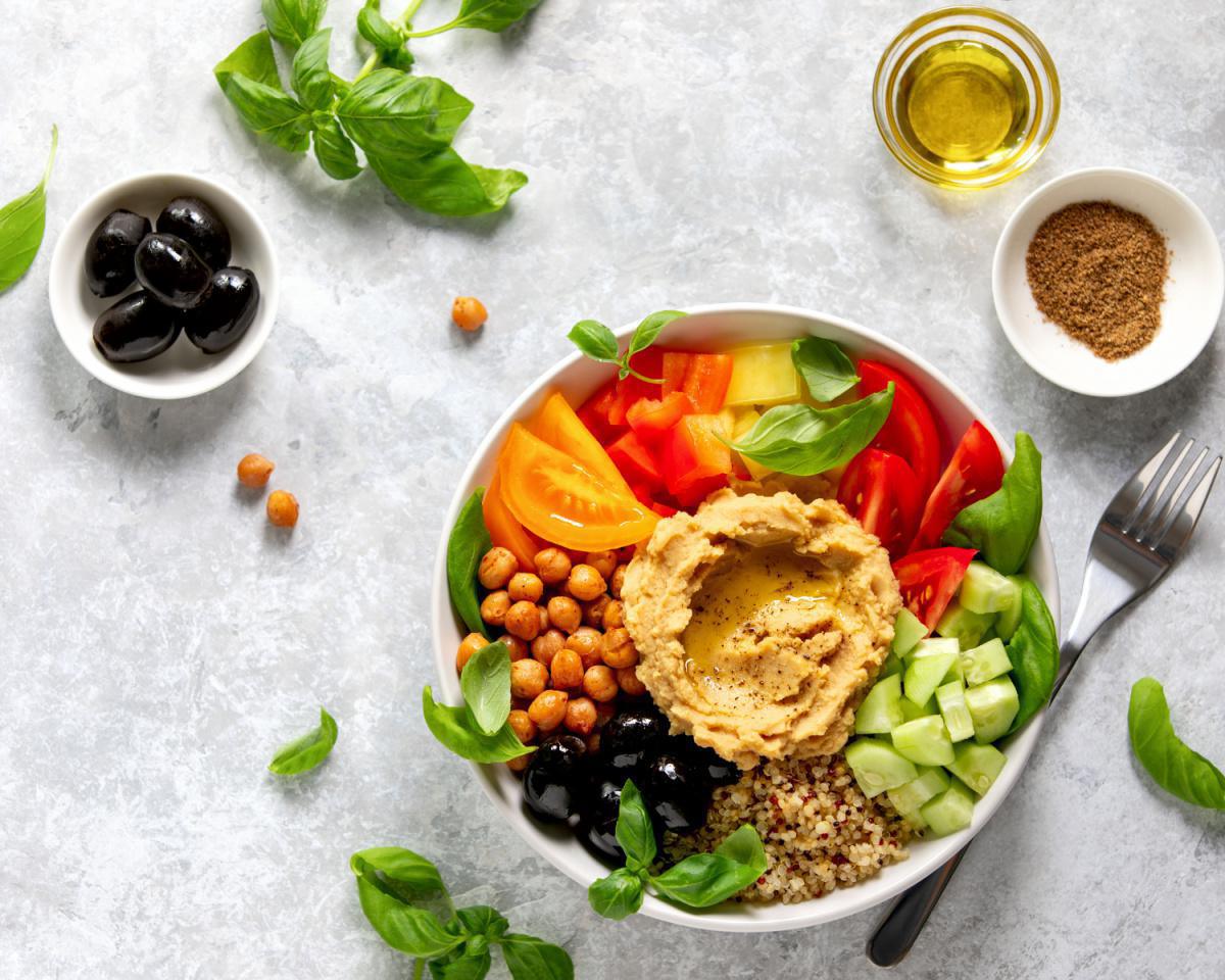 Le differenze tra la Dieta Mediterranea e la Dieta Chetogenica Le differenze tra la Dieta Mediterranea e la Dieta Chetogenica