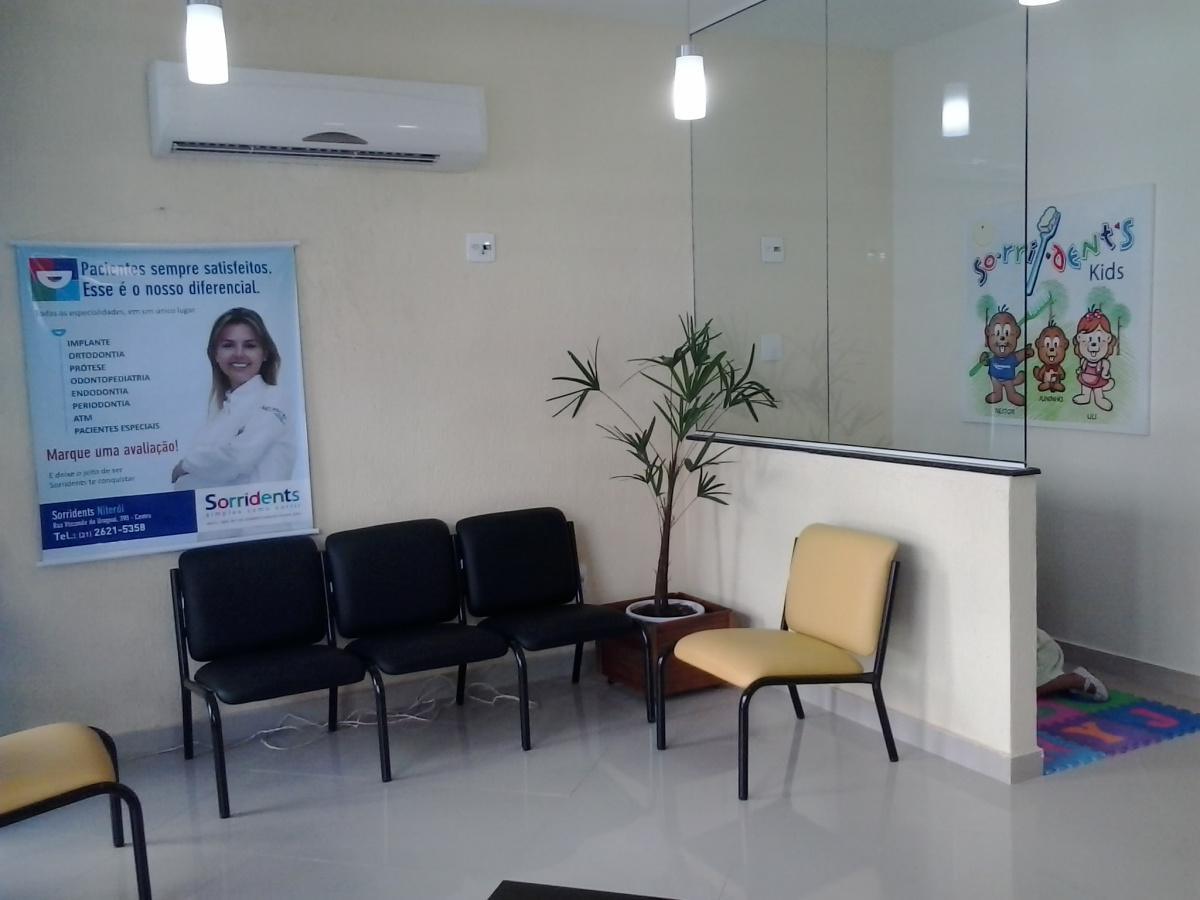 Sorridents Centro: Clínica Odontológica, Periodontia, Clareamento em Guarujá SP