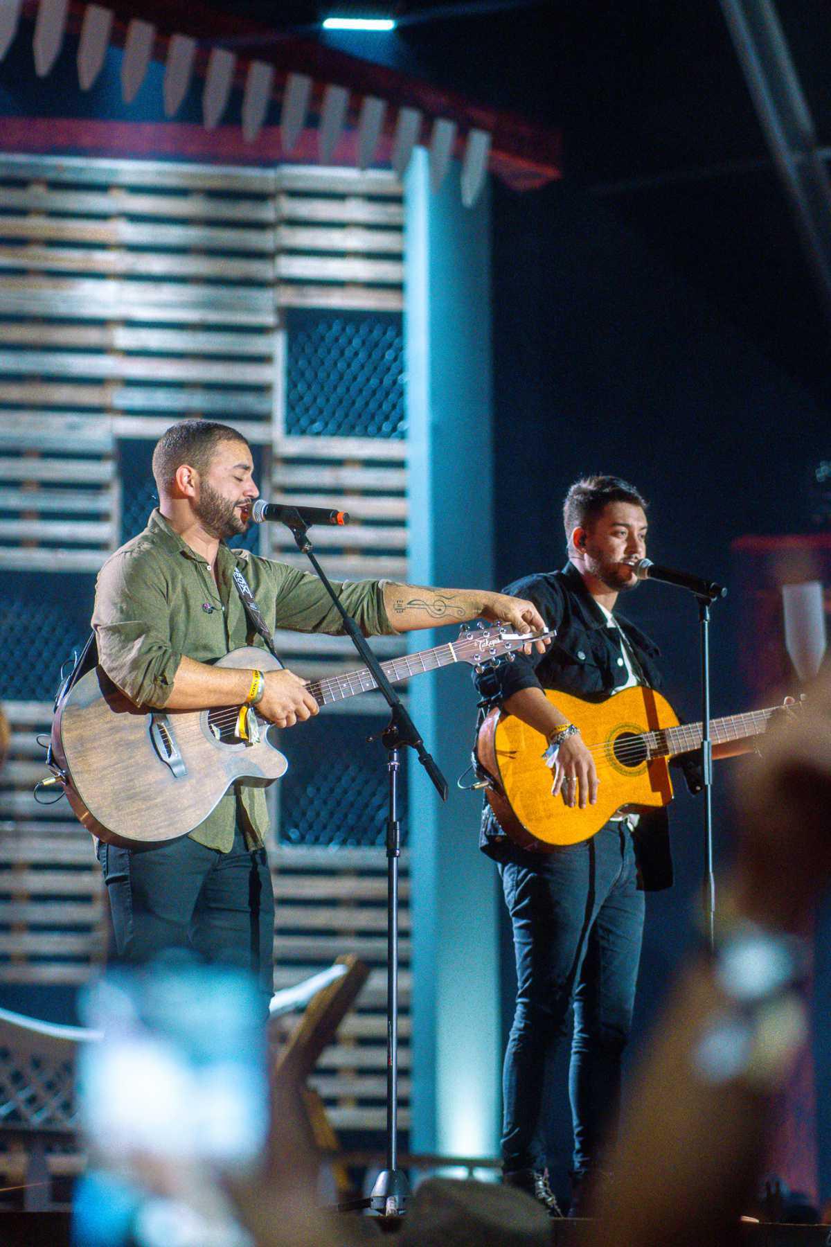 Em noite emocionante, Lauana Prado fez tributo ao Sertanejo no lançamento de sua festa "Raiz", em Goiânia, neste domingo