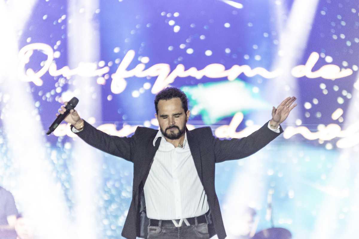 Luciano Camargo faz primeiro show gospel em Goiânia