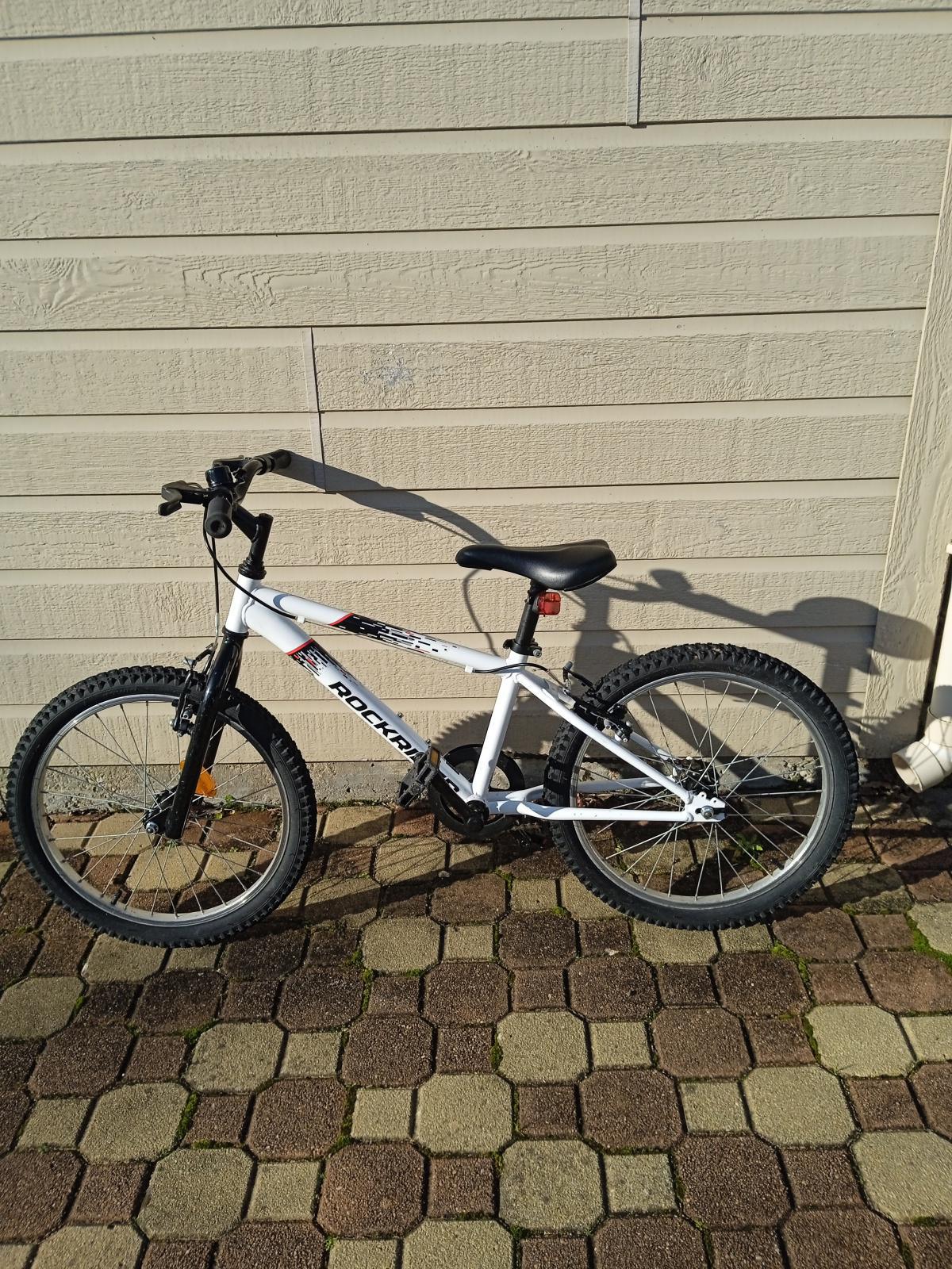 VELOS à la location sur le village.