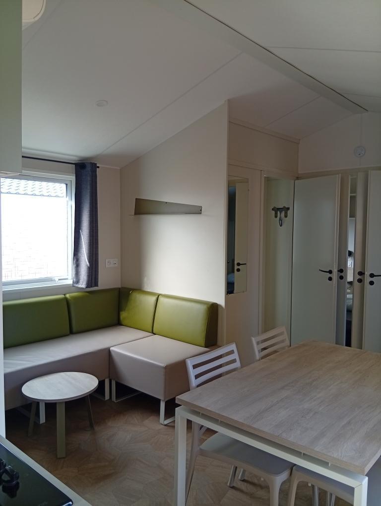 MOBIL-HOMES. 6 personnes. 3 chambres. MOBIL-HOMES. 6 personnes. 3 chambres.