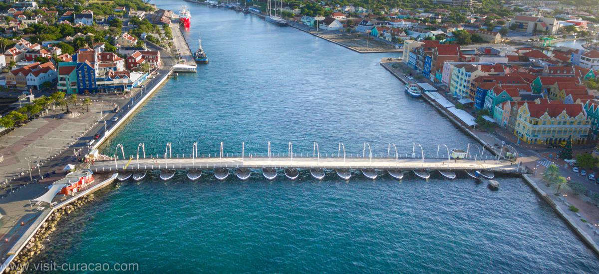 Queen Emma Pontoon Bridge (world's only pontoon bridge)
