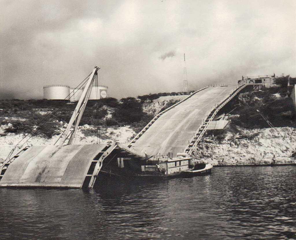 Queen Juliana Bridge Queen Juliana Bridge