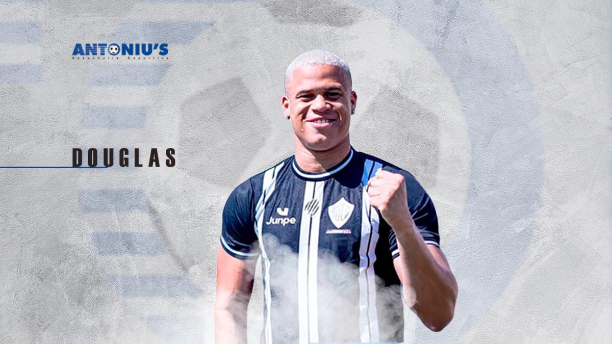 Douglas Damasceno - Striker | Winger Douglas Damasceno - Striker | Winger