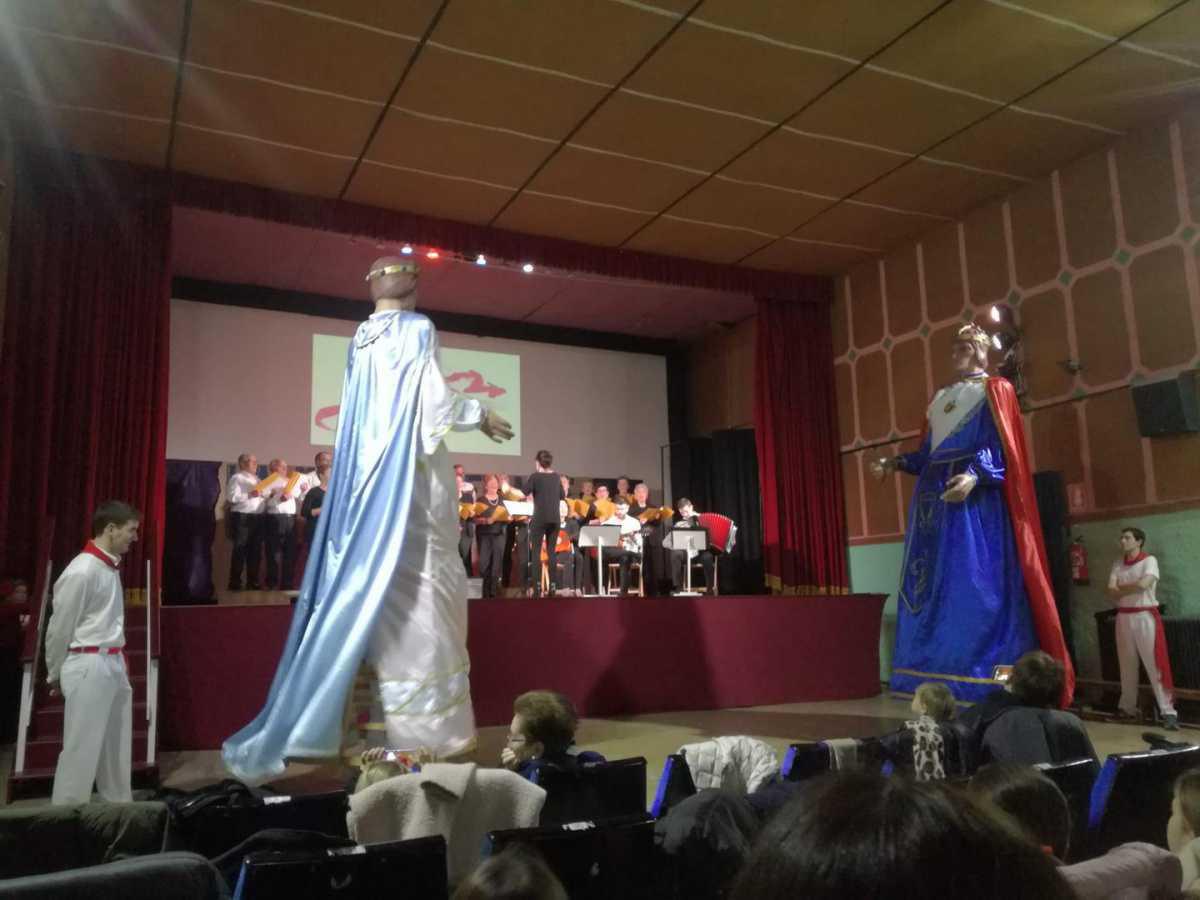 Fotos del espectáculo del coro y flamenco