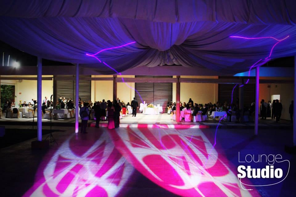 Lounge Studio Audio e Iluminación profesional "Diversión a tu alcance" Lounge Studio Audio e Iluminación profesional "Diversión a tu alcance"