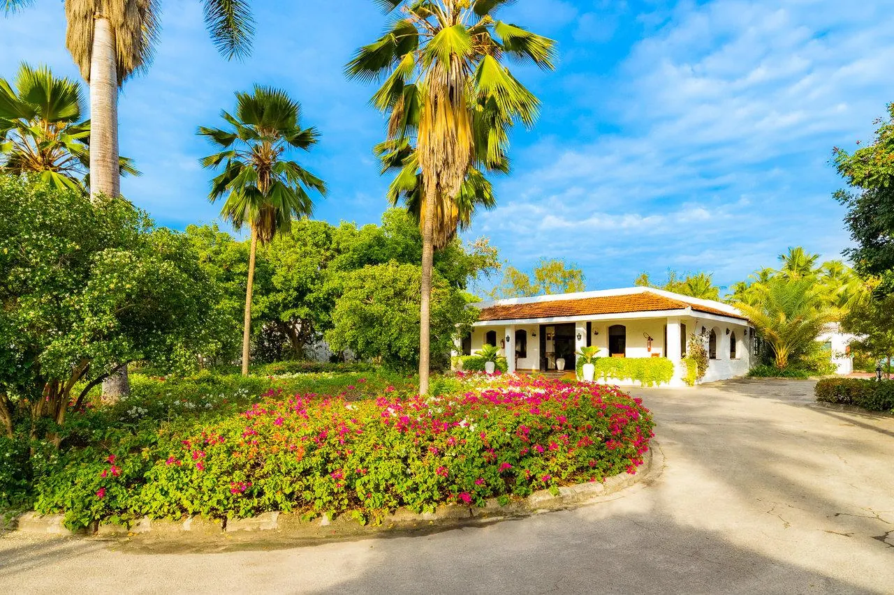 Diani-Sea-Lodge-01