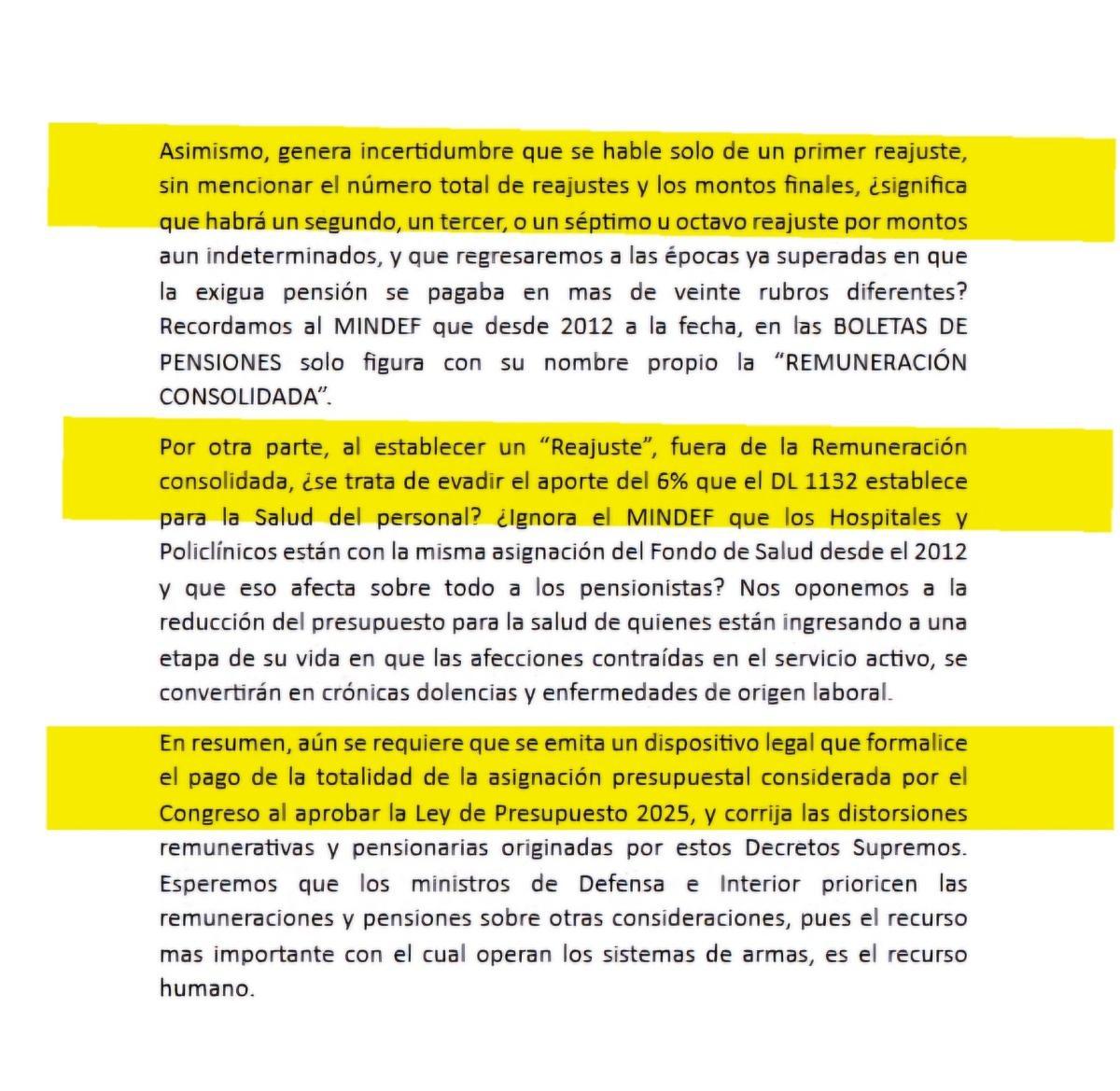 Congresistas cuestionan decretos de incremento salarial para policías y militares