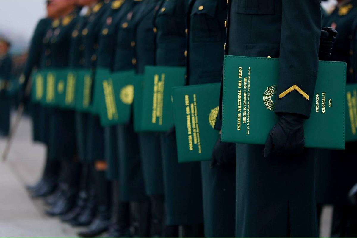 ¡Bienvenidos al servicio, Promoción HONORABLES 2025!