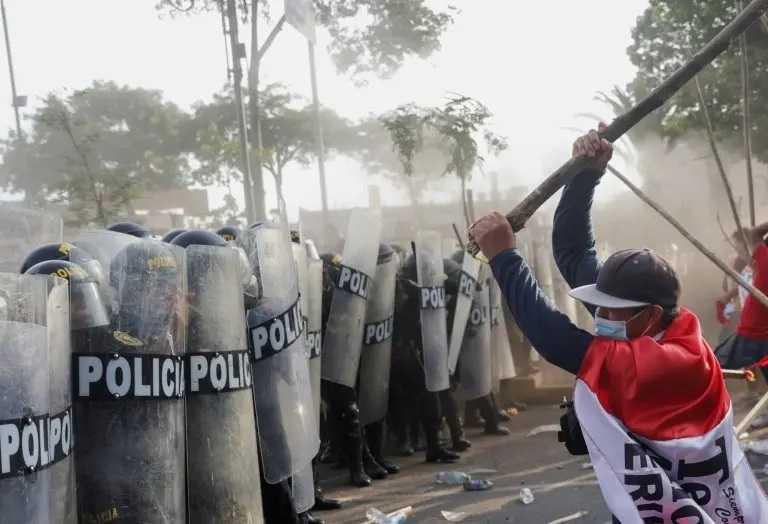Anuncian ayuda económica a heridos de la protesta del 15OCT… ¿y los policías? Anuncian ayuda económica a heridos de la protesta del 15OCT… ¿y los policías?