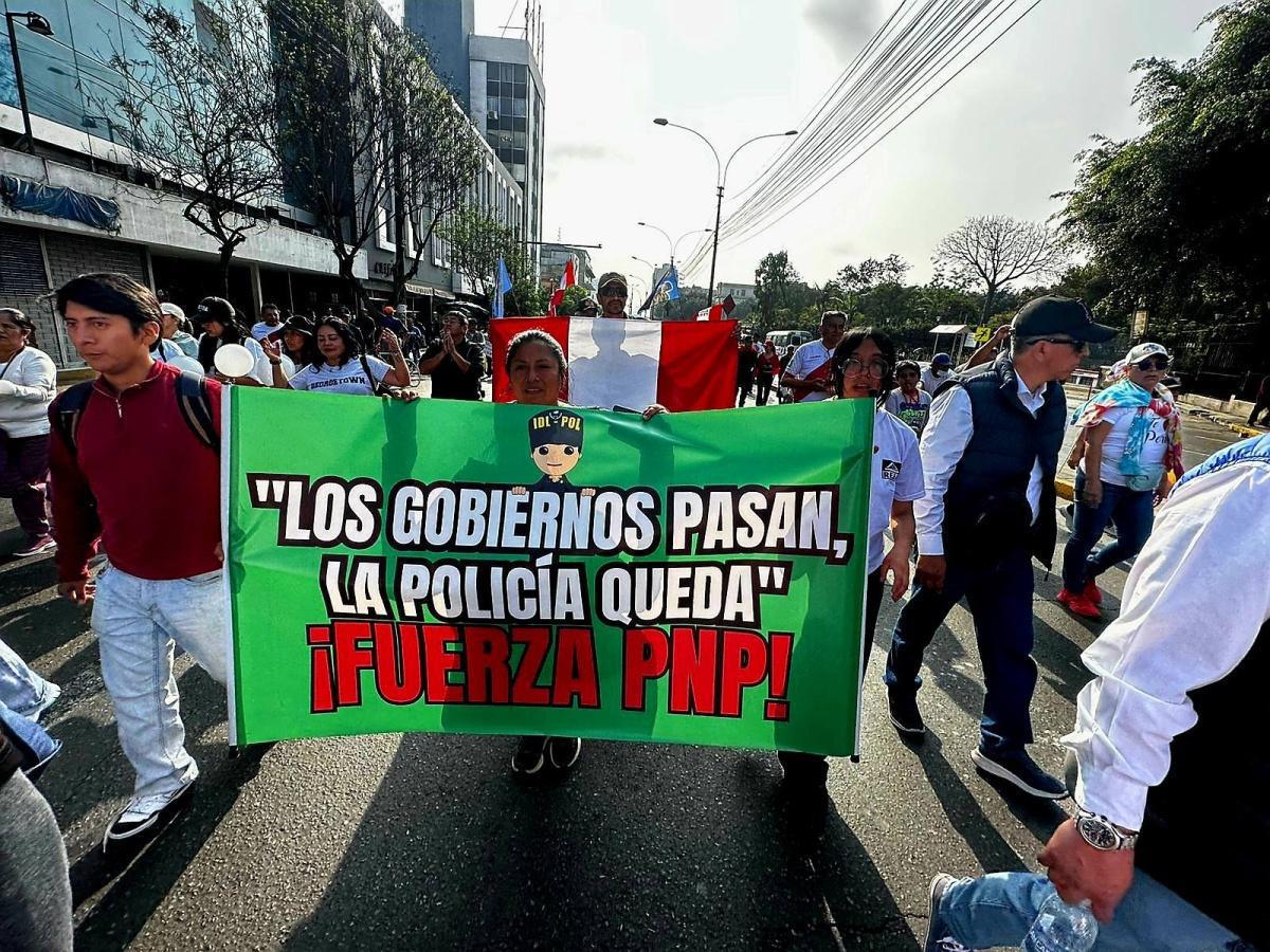 Te esperamos en la Marcha por la Paz, en apoyo a nuestros policías 👮♂️🇵🇪 Te esperamos en la Marcha por la Paz, en apoyo a nuestros policías 👮♂️🇵🇪