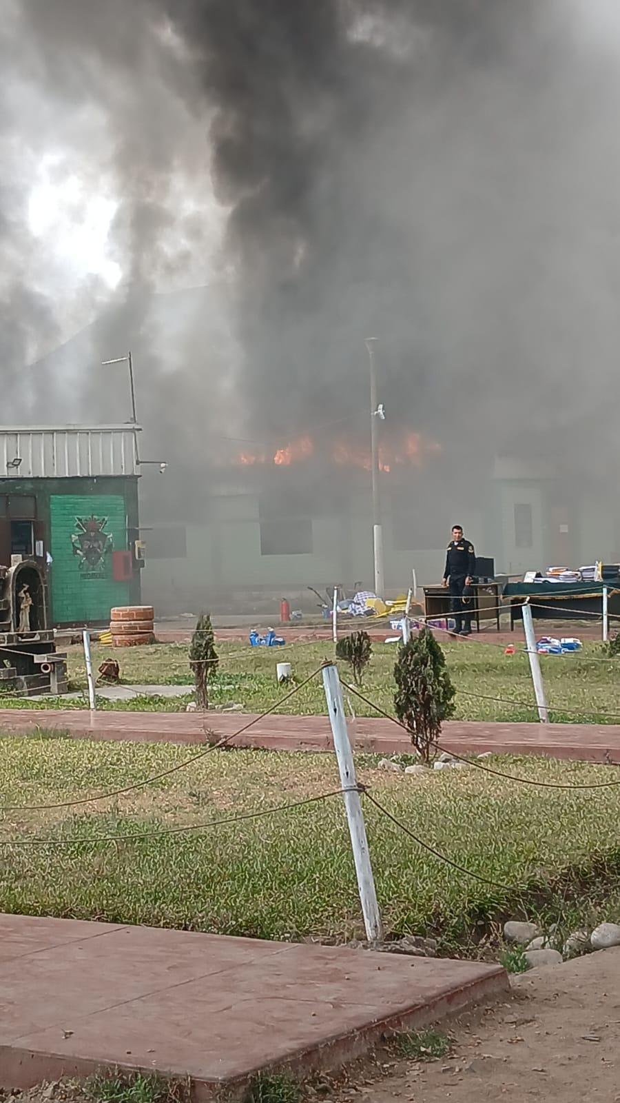 Incendio en la Escuela de Suboficiales PNP – Puente Piedra