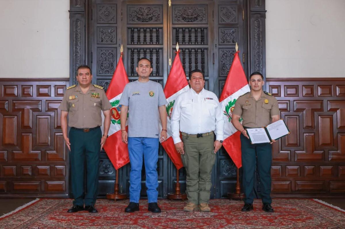 Presidente Jerí otorga ascenso excepcional al Suboficial PNP Pozo